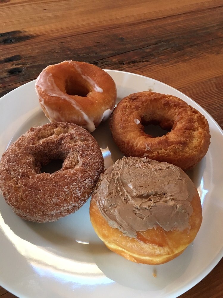 Vermont: Mrs. Murphy's Donuts (Manchester)