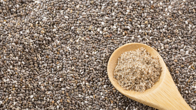 whole and ground chia seeds