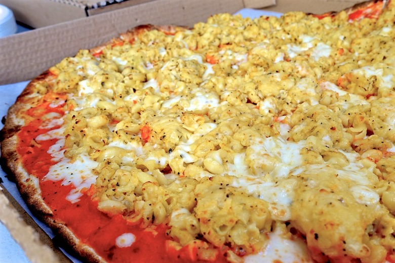 Pizzanista's Mac and Cheese Pizza