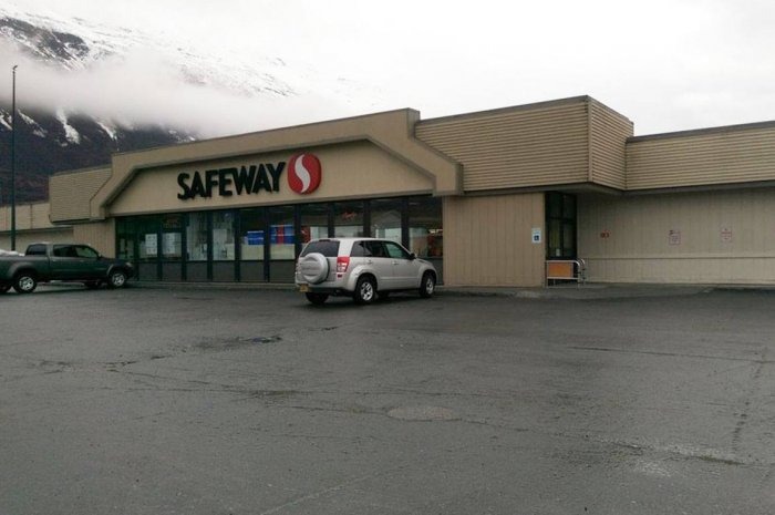 Best Grocery Store: Safeway