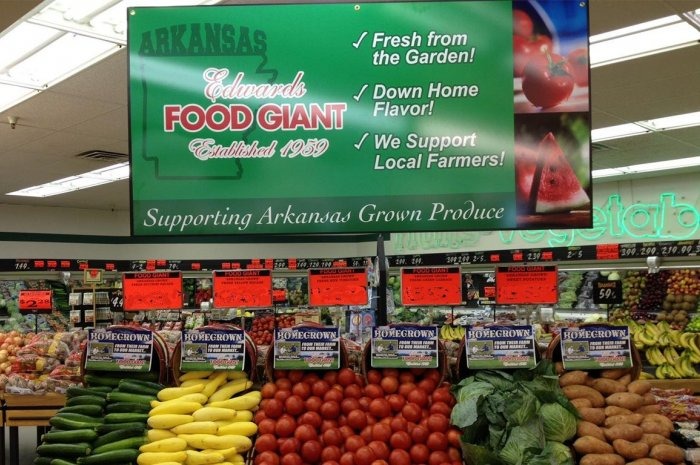 Best Grocery Store: Edwards Food Giant