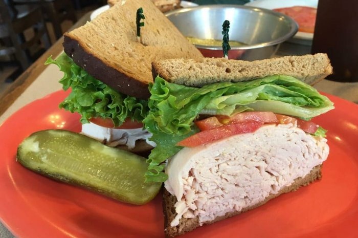 Best Jewish Deli: Roasters 'N Toasters (Miami)