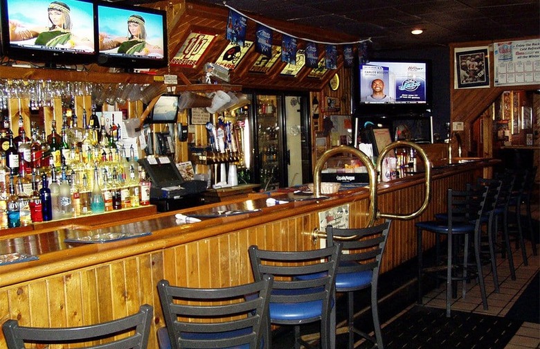 Best Sports Bar: Between the Buns (Osceola)