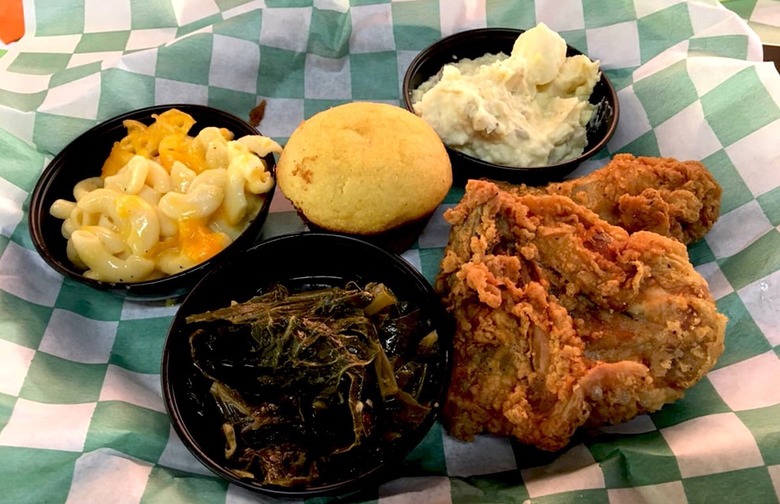 Best Fried Chicken: Sugapeach Chicken & Fish Fry (North Liberty) 