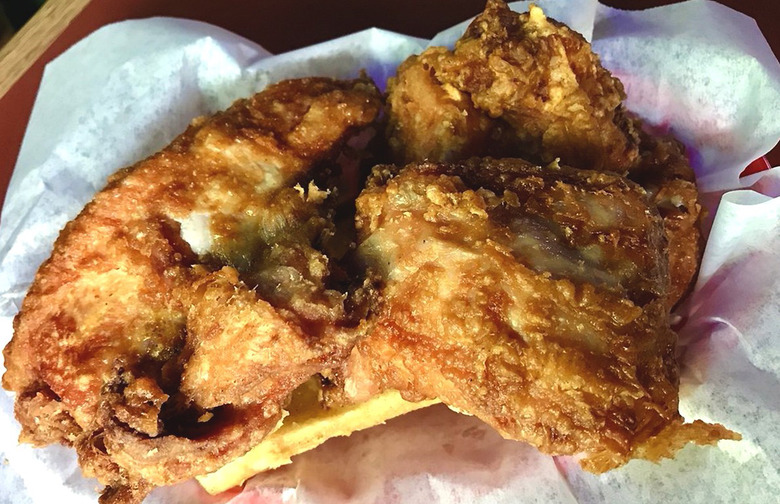 Best Fried Chicken: Alpine Inn (Omaha)