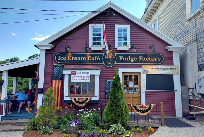 Best Fudge Shop: The Mill Fudge Factory & Ice Cream Café, Bristol (New Hampshire) 