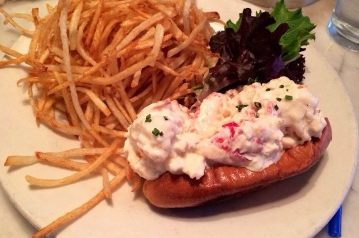 Best Lobster Roll: Pearl Oyster Bar (New York City)