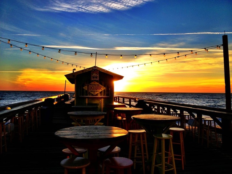 Best Beach Bar: Ocean Grill and Tiki Bar (Carolina Beach)