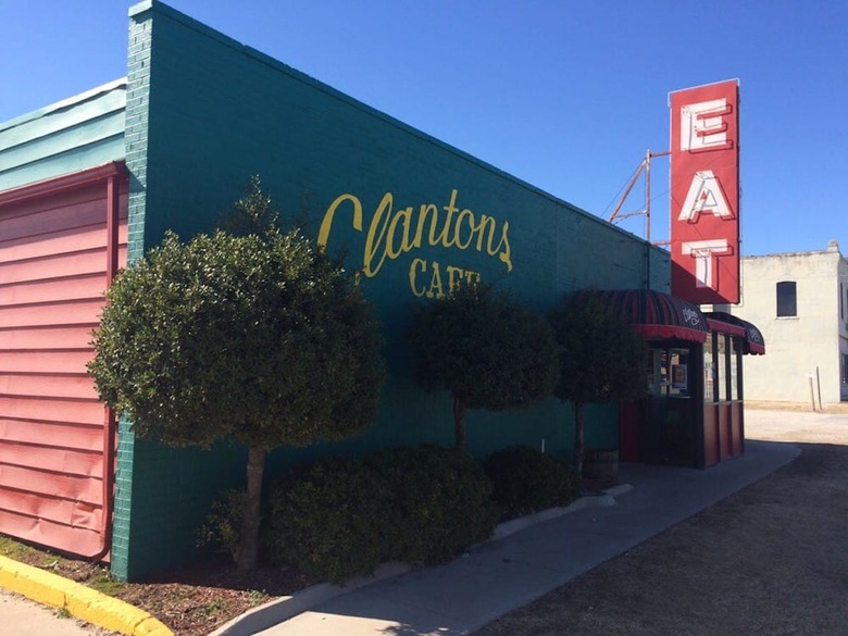 Best Steak for $20 or Less: Clanton's Café (Vinita)