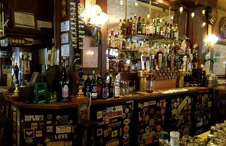 Best Bar: Horse Brass Pub (Portland)