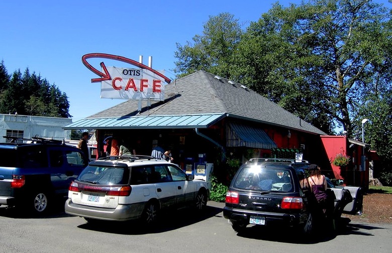 Best Hole-in-the-Wall Diner: Otis Café (Otis)