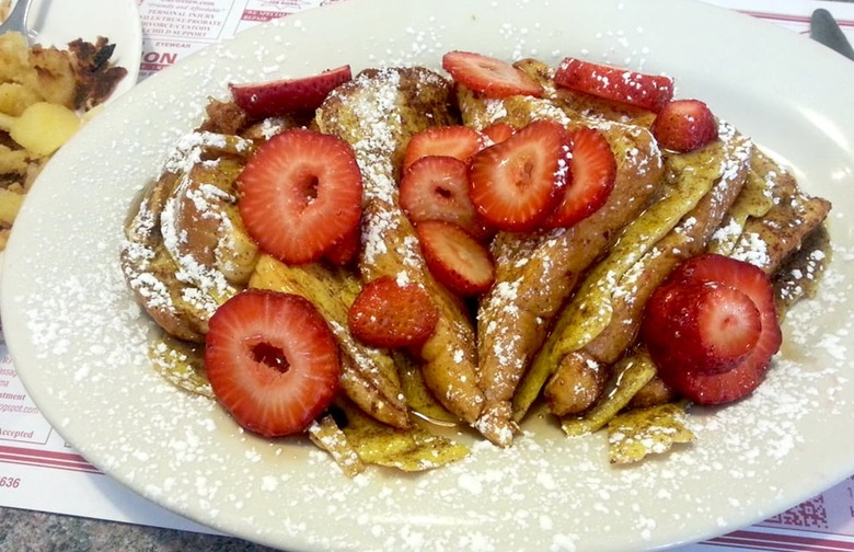 Best Restaurant for Breakfast: Laura's Pleasant View Diner (Smithfield)