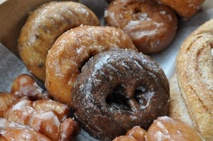 Best Doughnut: Jerry's Cakes and Donuts (Rapid City)