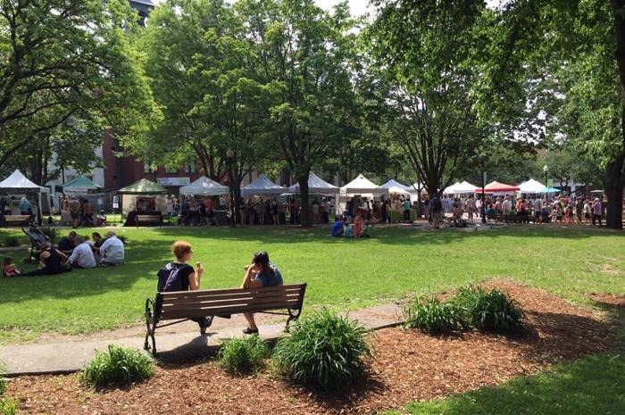 Best Farmers Market: Burlington Farmers' Market (Burlington)