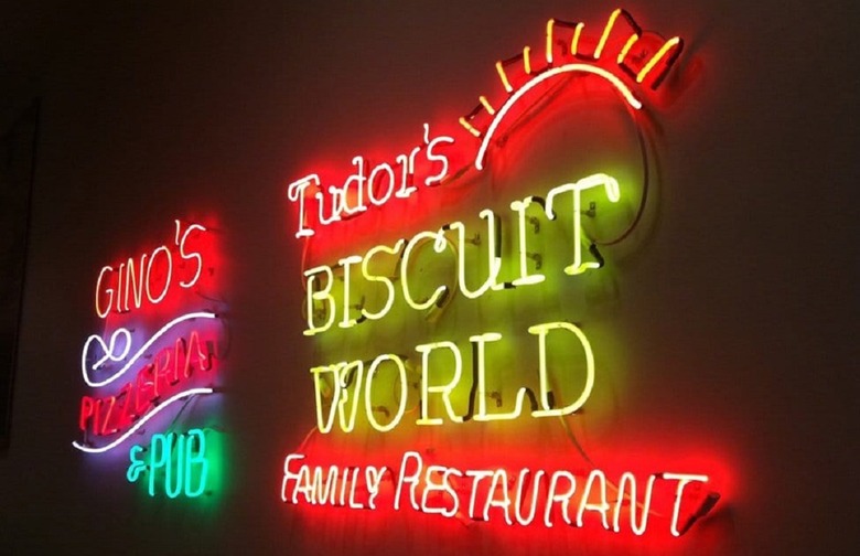 Best Airport Restaurant: Tudor's Biscuit World (Yeagar Airport and Tri-State Airport) 