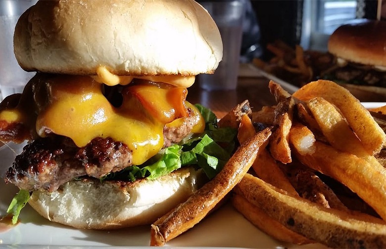 Best Burger: Avenue Eats (Wheeling)