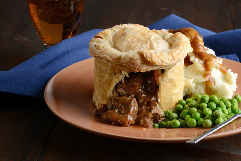 Season 6, Episode 4: Sansa Stark and Jon Snow Bond Over Old Nan's Kidney Pie