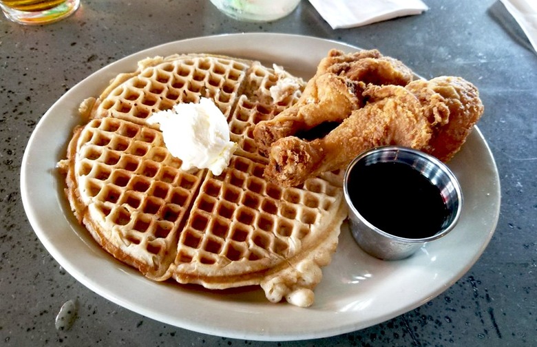 Arizona: Lo-Lo's Chicken & Waffles (Multiple Locations)