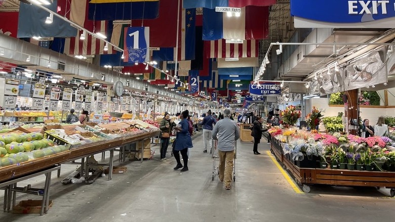 Dekalb Farmers Market interior