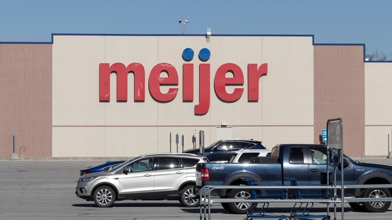 Meijer grocery store exterior