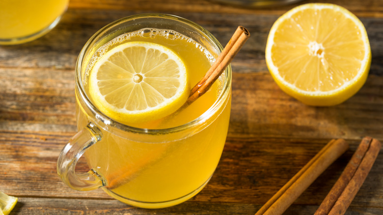 hot toddy with lemon cinnamon