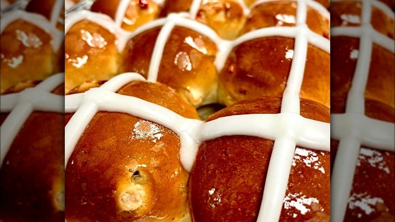 Hot cross buns