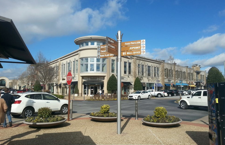 Arkansas: Pinnacle Hills Promenade, Rogers