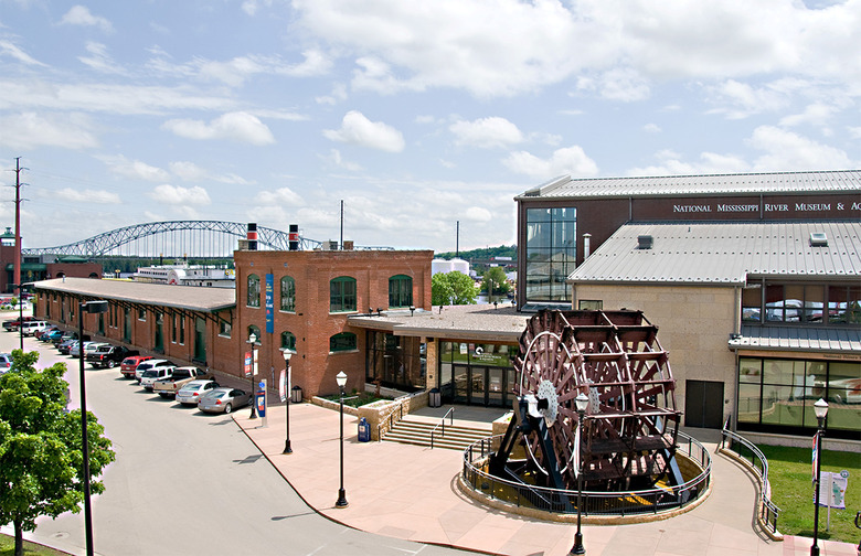 Iowa: National Mississippi River Museum & Aquarium