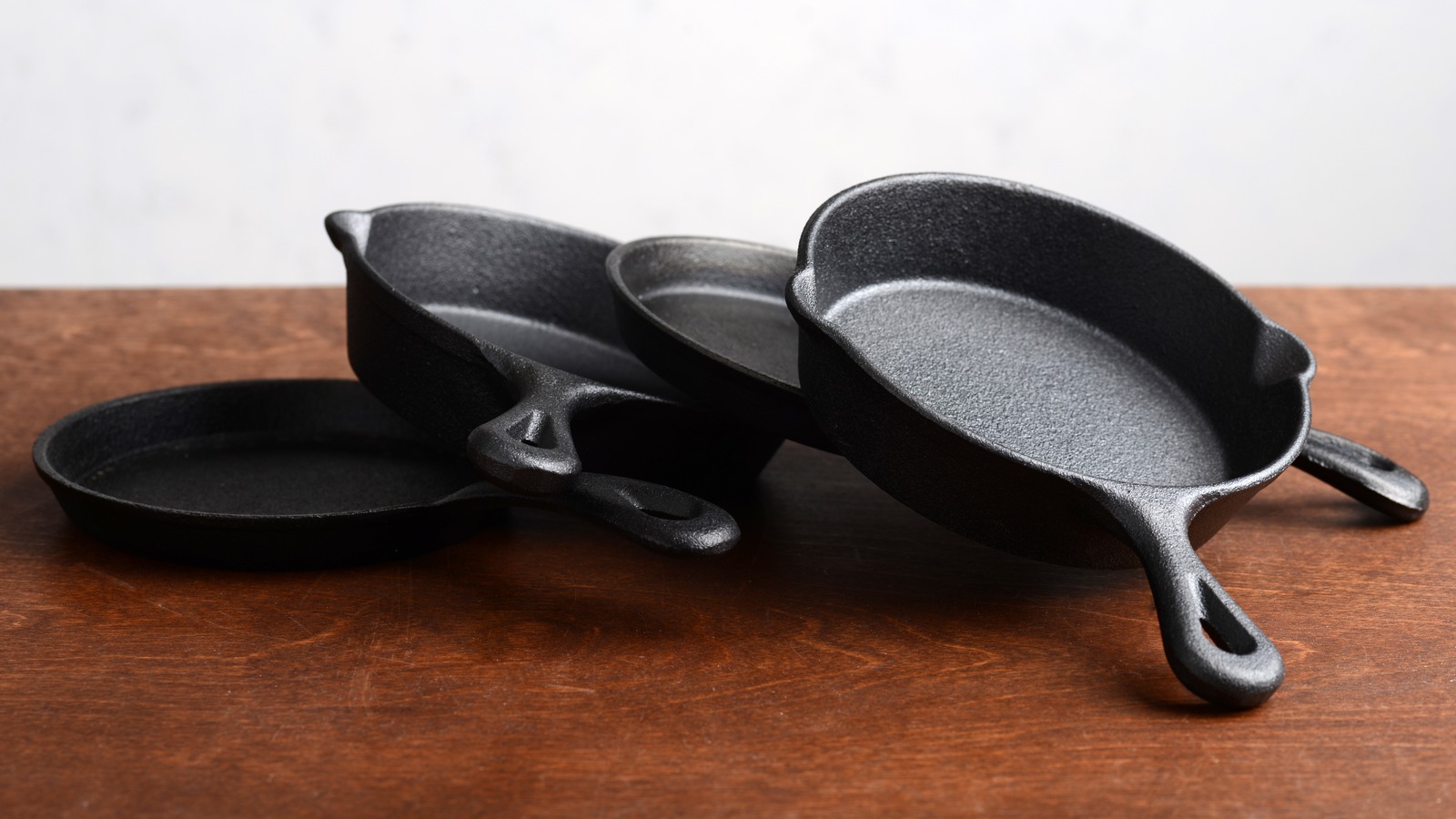 What oil should I use for seasoning cast iron cookware? #theindusvalley # seasoning 