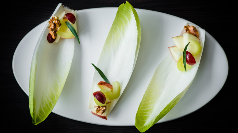 endives with nuts and berries