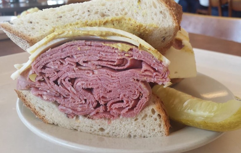 Indiana: Peppered Beef, Shapiro's Delicatessen (Indianapolis)