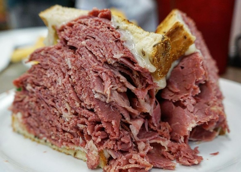 Ohio: Corned Beef, Slyman's Restaurant (Cleveland)