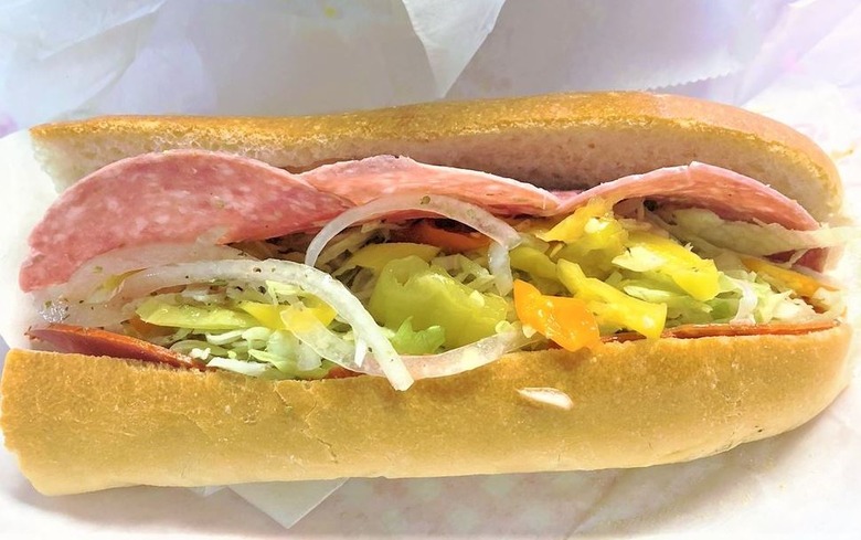 Rhode Island: Italian Grinder, Dee's Deli (Cranston) 