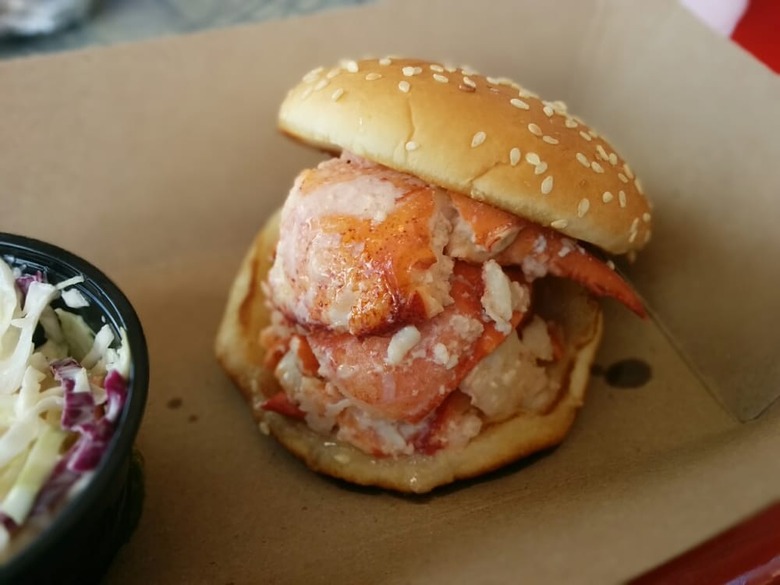 Connecticut: Hot Lobster Roll, Abbott's Lobster in the Rough (Noank) 