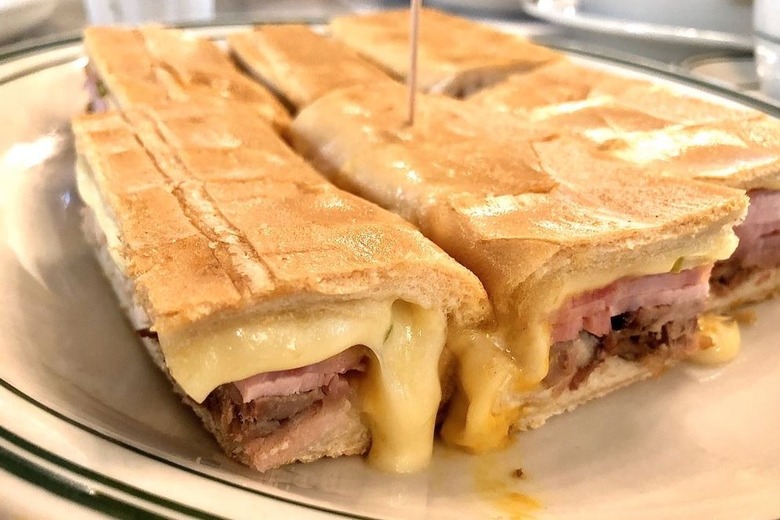 Florida: Cuban Sandwich, Versailles Restaurant (Miami) 