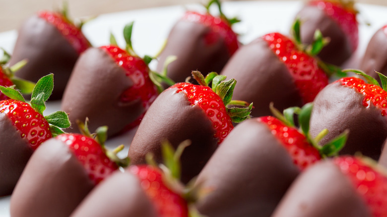 Easiest Chocolate Covered Strawberries