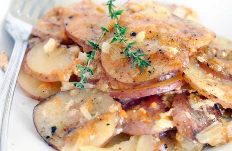 Slow Cooker Scalloped Potatoes