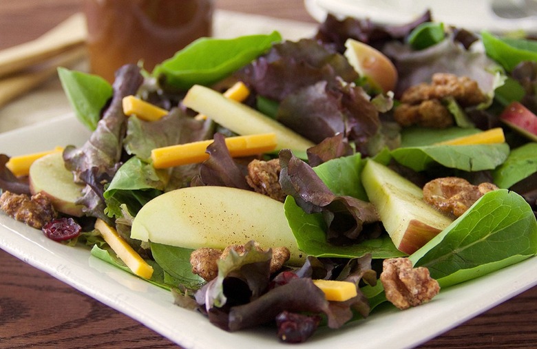 Mixed Green Salad with Apple Pie Vinaigrette 