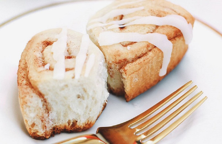 Vegan Cinnamon Rolls with Dairy-Free Icing 