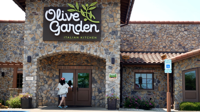 Olive Garden storefront