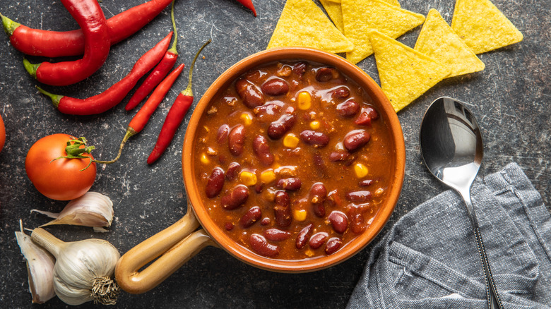 Chili with chilis and chips