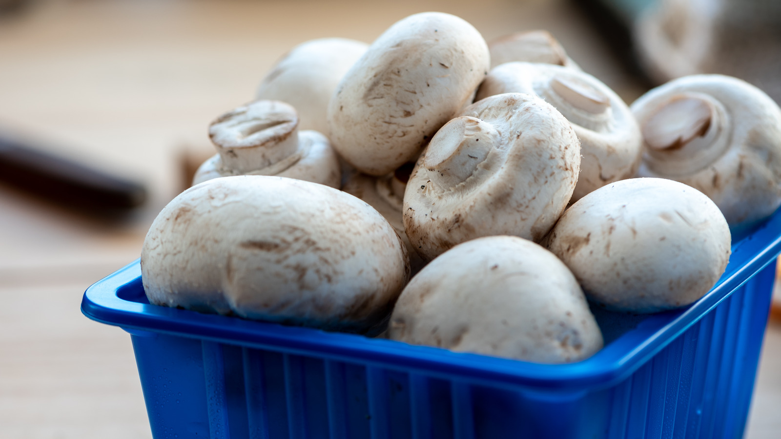 https://www.thedailymeal.com/img/gallery/the-best-way-to-freeze-mushrooms-so-they-stay-fresh-for-later/l-intro-1681241788.jpg