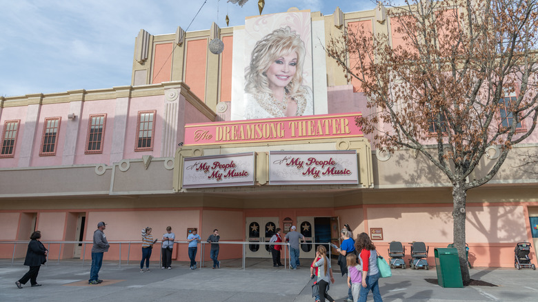 Dollywood Dreamsong Theater facade