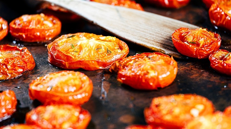 Grilled tomatoes 