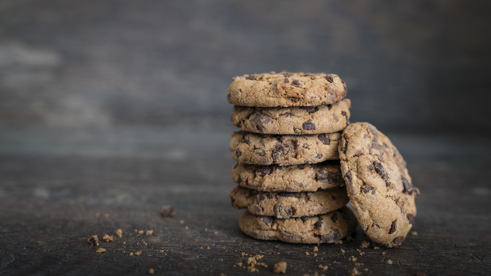 The Best Way To Soften Hard Cookies Without A Microwave