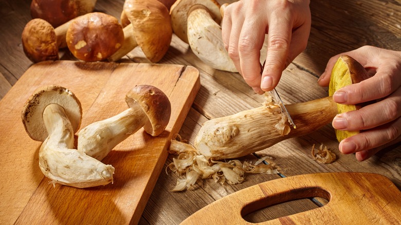 mushrooms on cutting board 