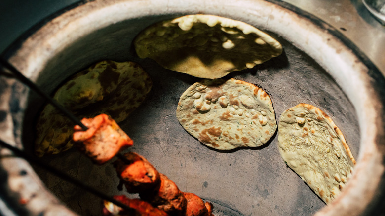 naan in tandoor oven