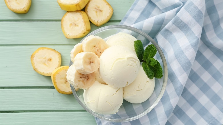 Ice cream flavored with banana