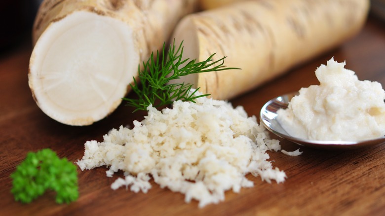 Root and grated horseradish