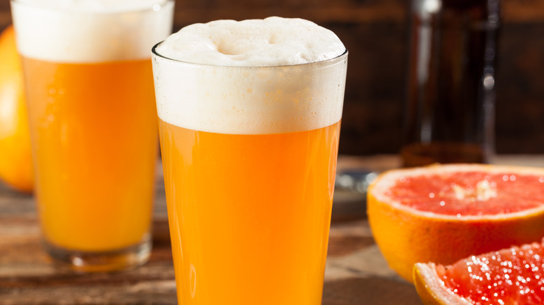 Grapefruit shandy 